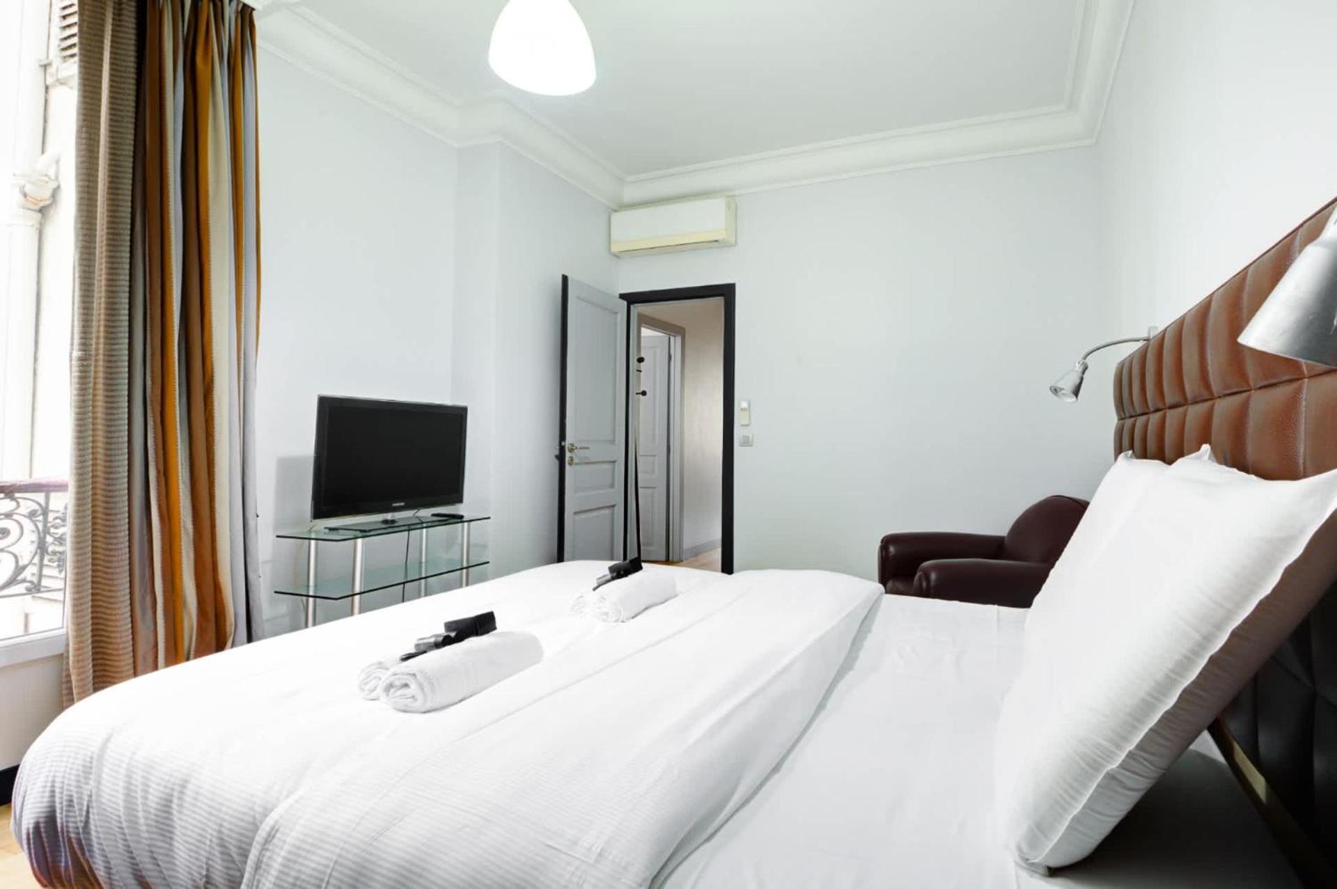 Appartement Moderne Avec Cuisine Equipee Et Balcon